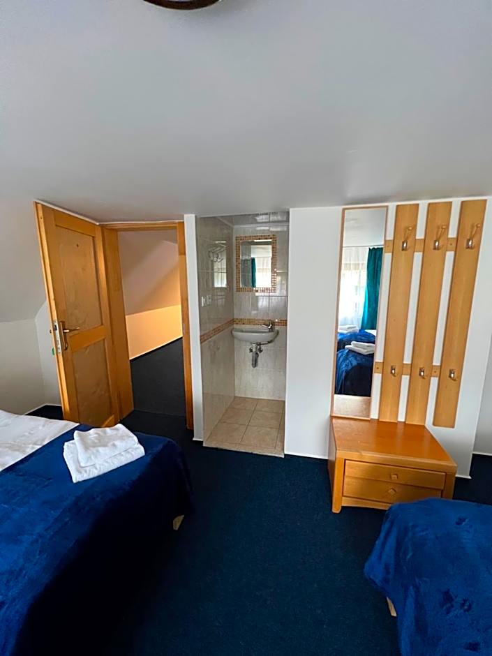 7Rooms