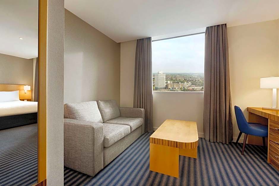 Ramada Hotel & Suites by Wyndham Coventry