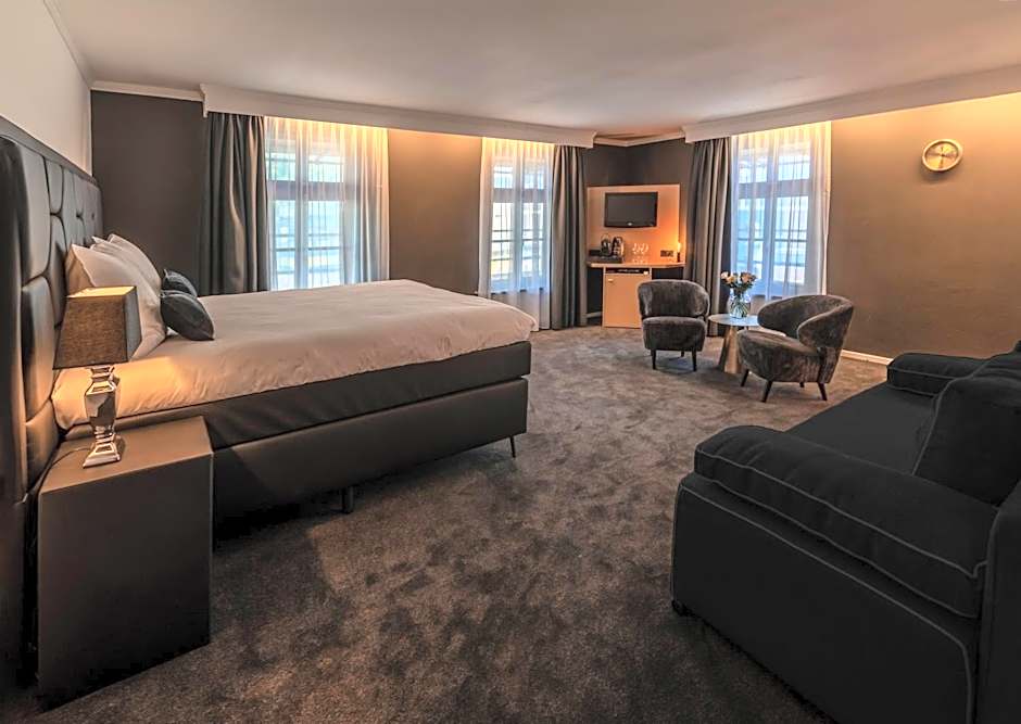 Square Boutique Hotel & Brasserie