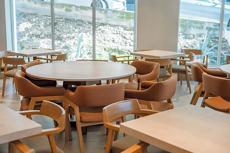 Comfort Inn Monterrey Valle