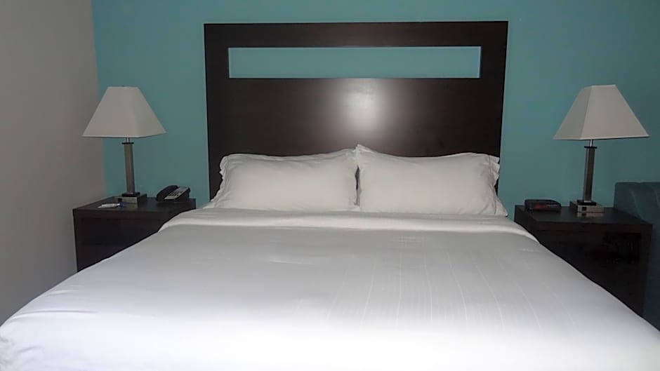 Holiday Inn Express Hotel Kansas City - Bonner Springs By IHG