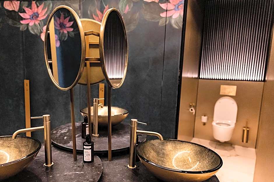 Ambassador City Centre Hotel