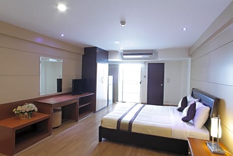 SUPERIOR ROOM-NON-SMOKING