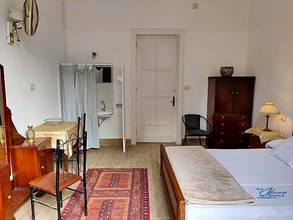 Triomphe Hostel