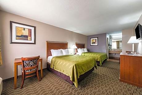 Queen Room with Two Queen Beds - Non-Smoking/Upper Floor