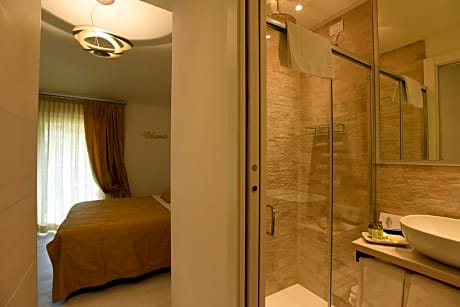 Single Room with Mountain View
