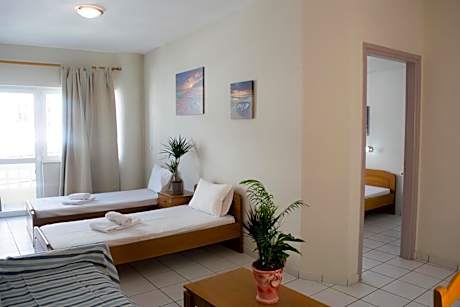 One-Bedroom Apartment (4-5 Adults)