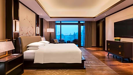 Regency Executive Suite