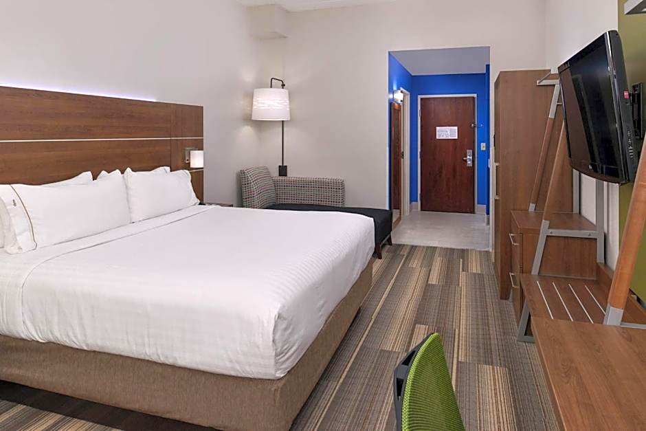 Holiday Inn Express & Suites Raleigh NE - Medical Ctr Area By IHG