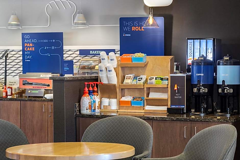 Holiday Inn Express & Suites Cold Lake By IHG