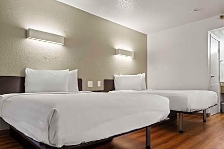 2 Queen Beds | Micfridge