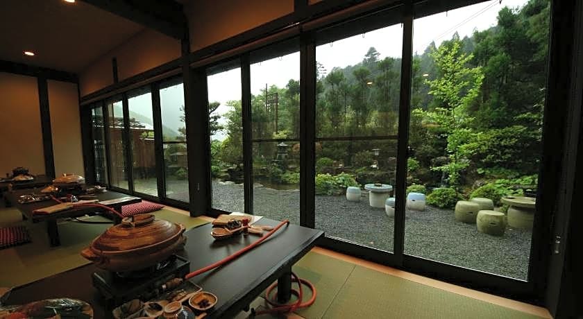Yumoto Onsen Oharasansou - Mountain Village -