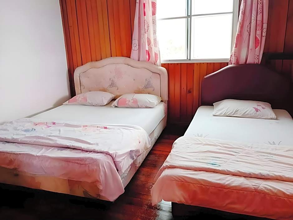 Strawberry Garden Hotel