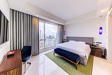 Suite with Lake View