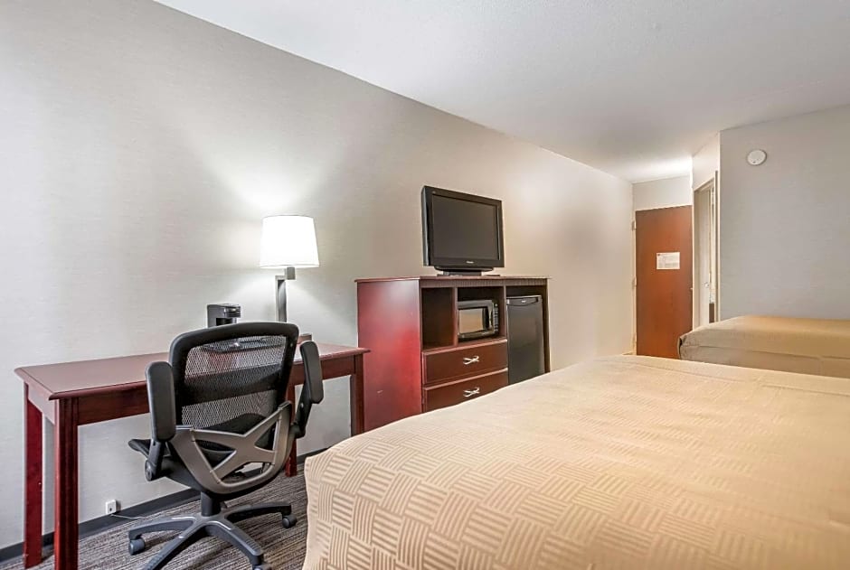 Clarion Inn and Suites Airport