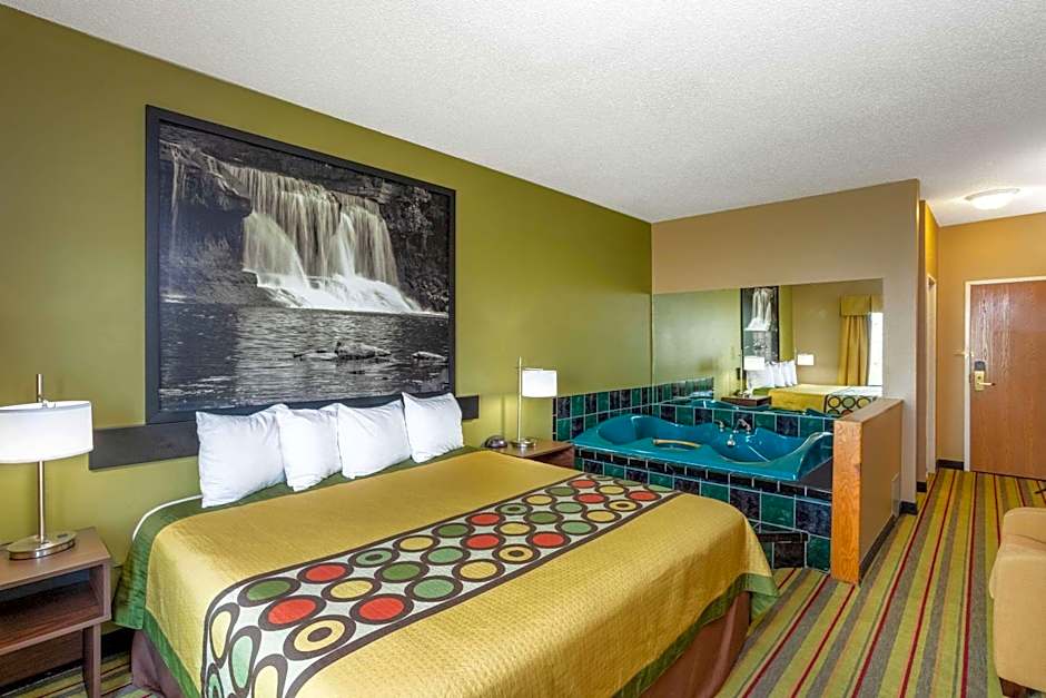 Super 8 by Wyndham Goshen