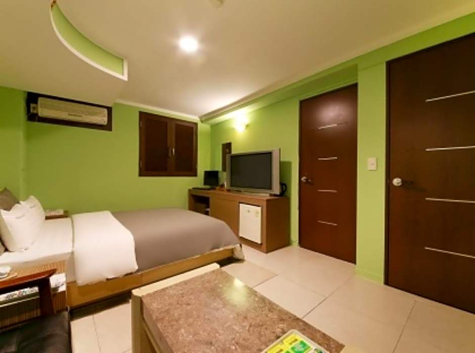 Mate Hotel