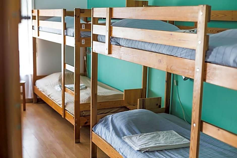 Ericeira Chill Hill Hostel & Private Rooms