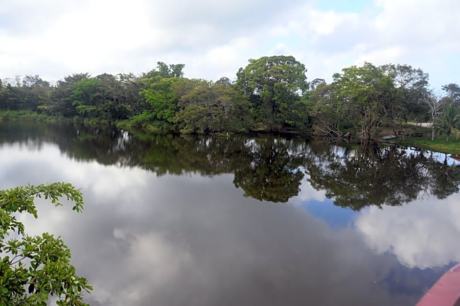 Lamanai Landings Hotel and Marina