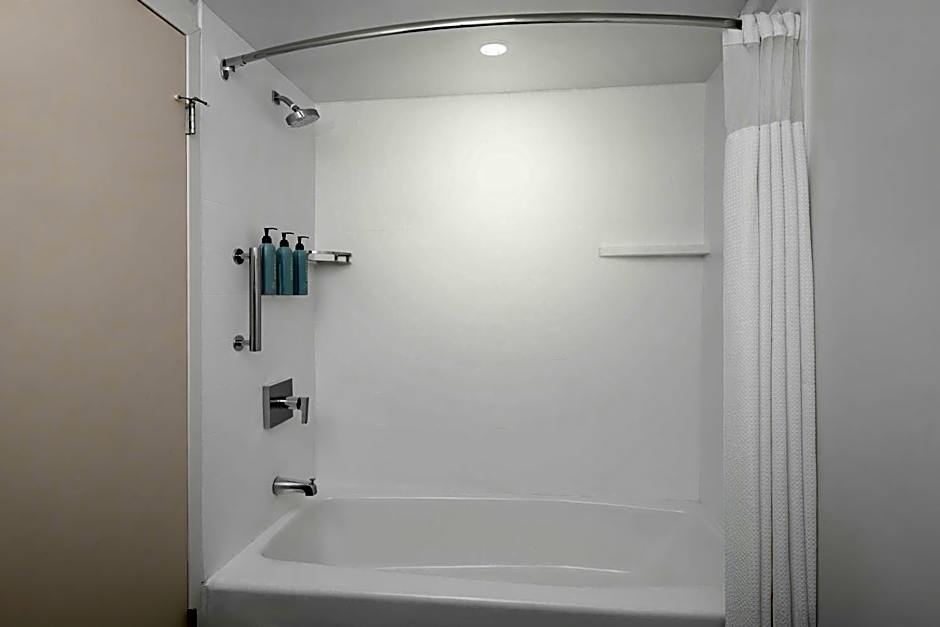 Courtyard by Marriott Chesapeake Greenbrier