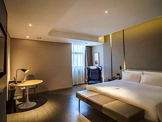 Atour Hotel (Jiangyin Binjiang Middle Road Sports Center)                                  