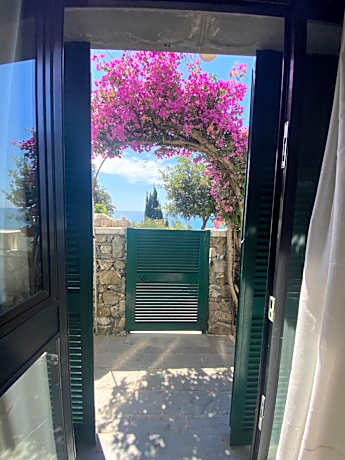 Quadruple Room with Private Bathroom