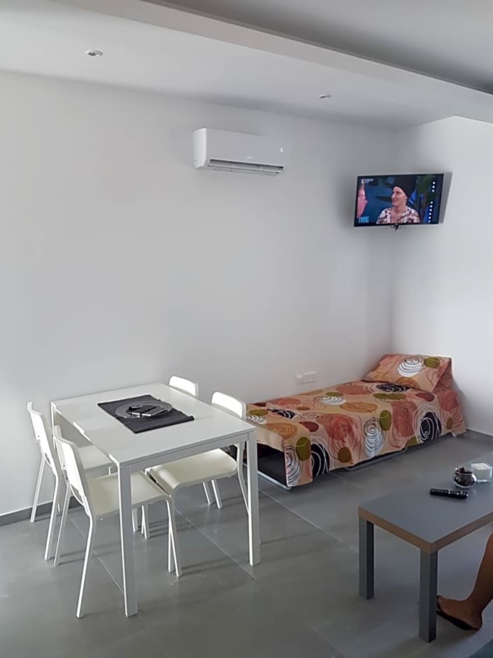 Christopher's Sandy Beach Suites