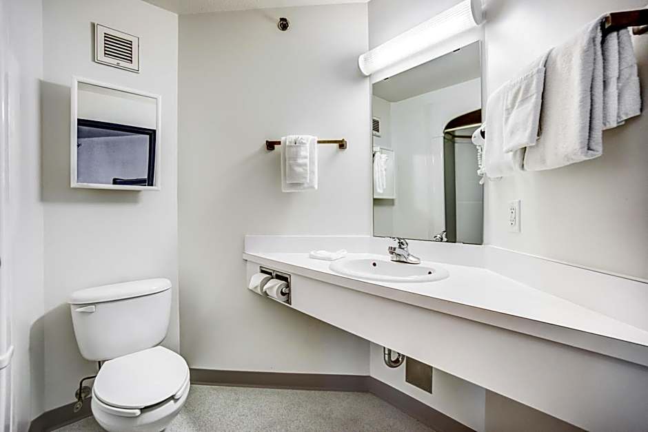 Motel 6-Red Deer, AB