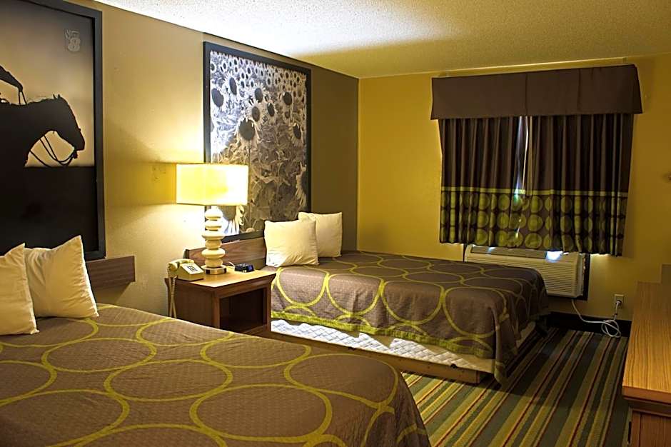 Super 8 by Wyndham Abilene KS