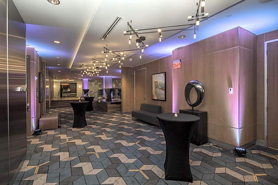 DoubleTree by Hilton Hotel & Suites Pittsburgh Downtown