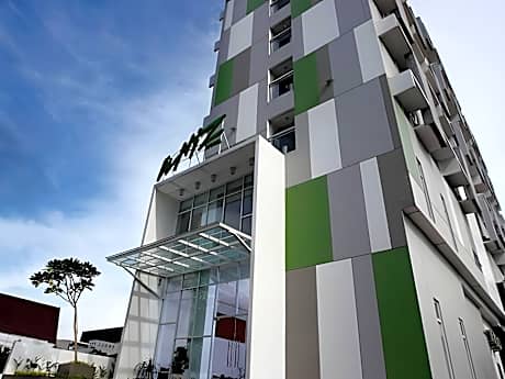 Whiz Hotel Pemuda Semarang