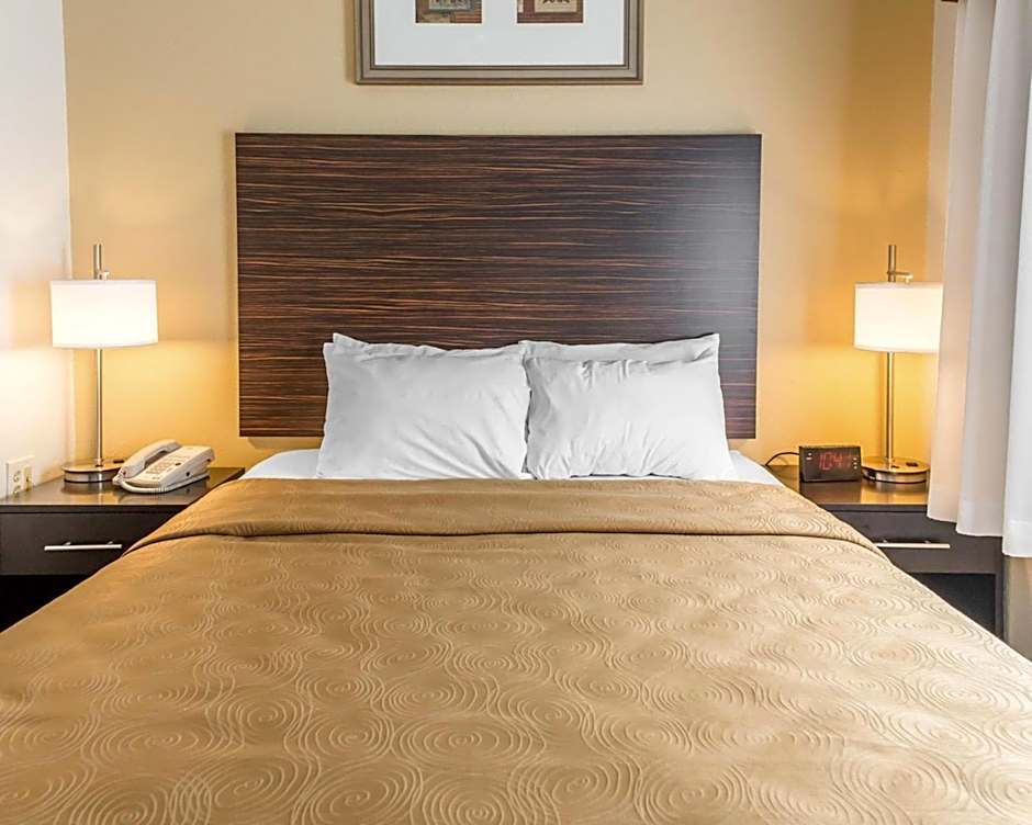 Mainstay Suites Pittsburgh Airport