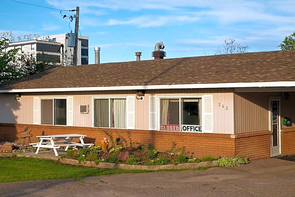 Northlander Motel