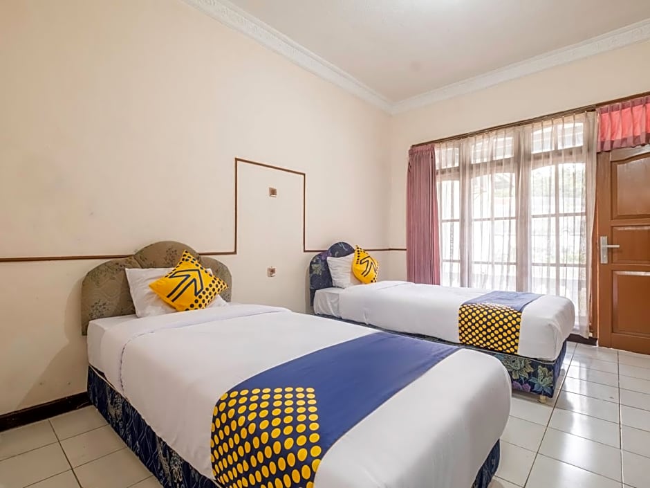 SPOT ON 2341 Hotel Padjajaran 2