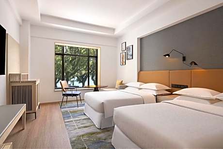 Club Twin Room