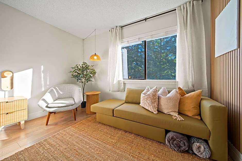 Cozy Creek Den - Updated Nov 2025