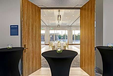 Holiday Inn Express Kingston West By IHG