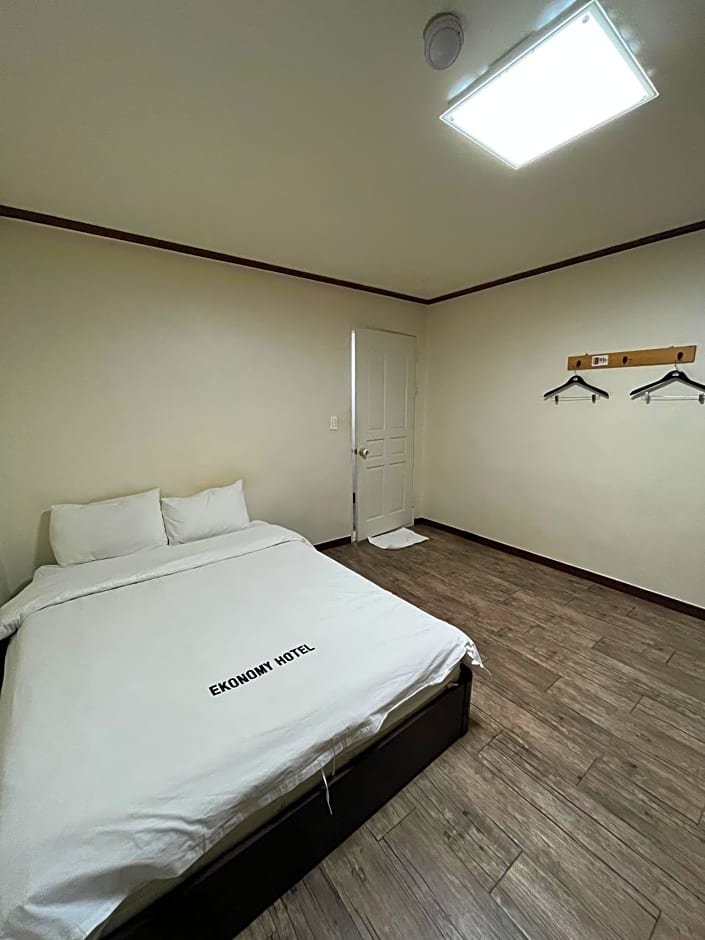 Ekonomy Hotel