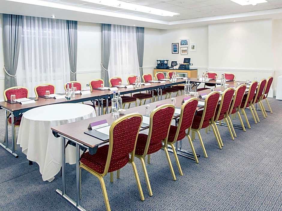 Bristol Grand Hotel By Sunday