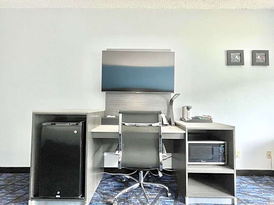 AmericInn by Wyndham Quincy