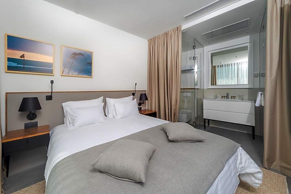 Boutique Hotel Shell