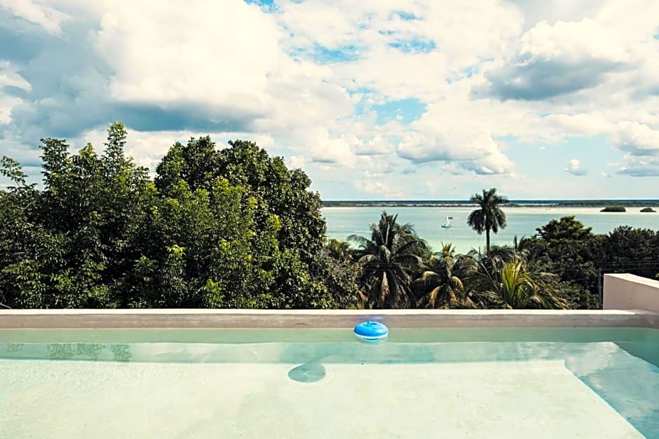 Royal Palm Bacalar Cabañas & Lagoon Club