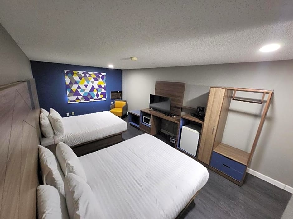 Super 8 by Wyndham Hayward WI
