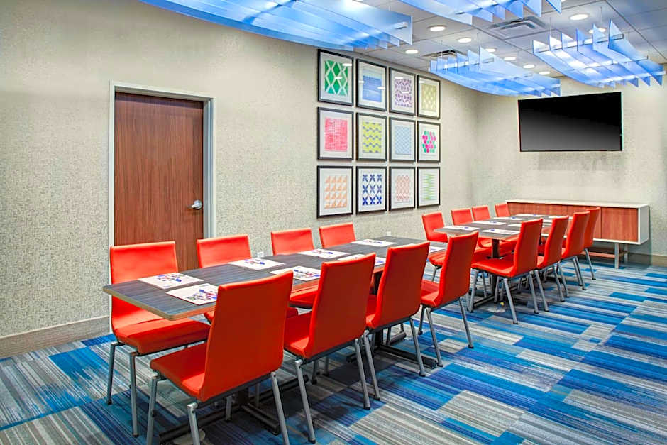 Holiday Inn Express & Suites Houston NW - Cypress By IHG