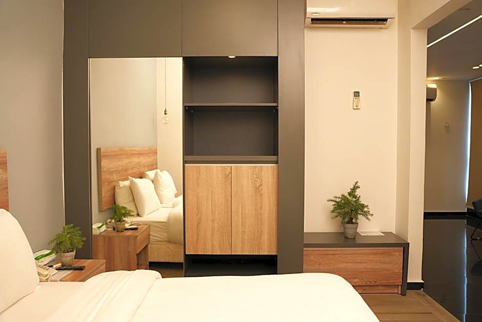 B RESIDENCE