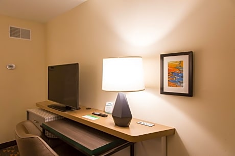 King Room - Hearing Accessible/Non-Smoking