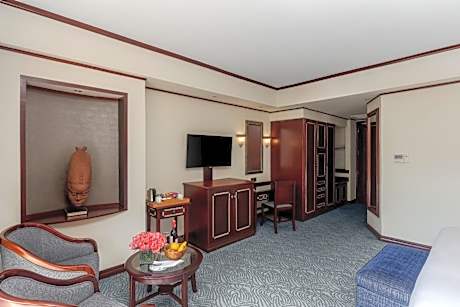 Deluxe Twin Garden View Room
