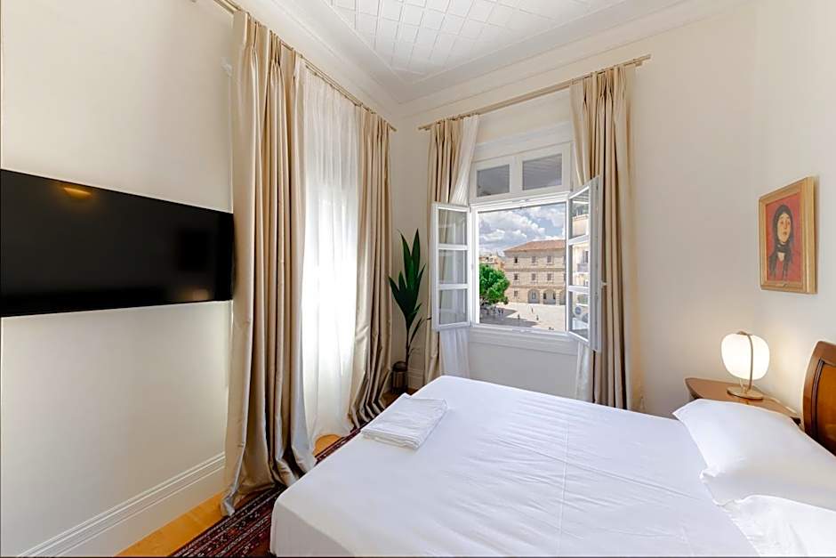 Castellano Hotel & Suites