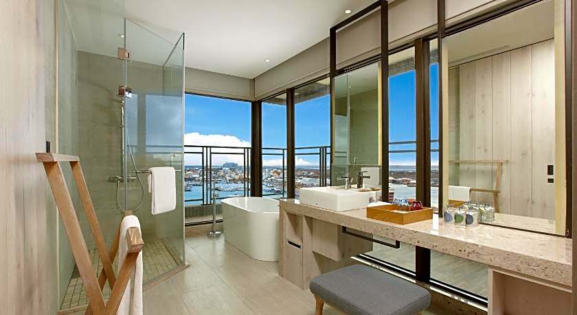 Discovery Hotel