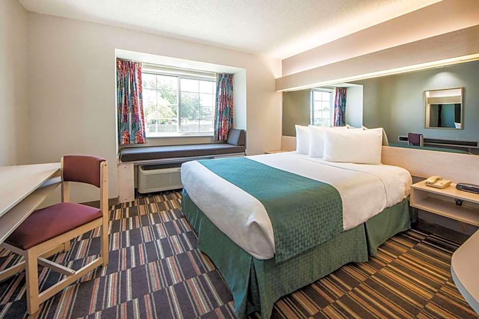Microtel Inn & Suites By Wyndham Claremore